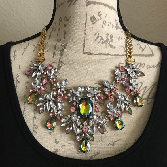 Jewelry - Statement Necklace